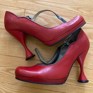 John Fluevog Listen Ups Stacy (Red fluted heel) 7US